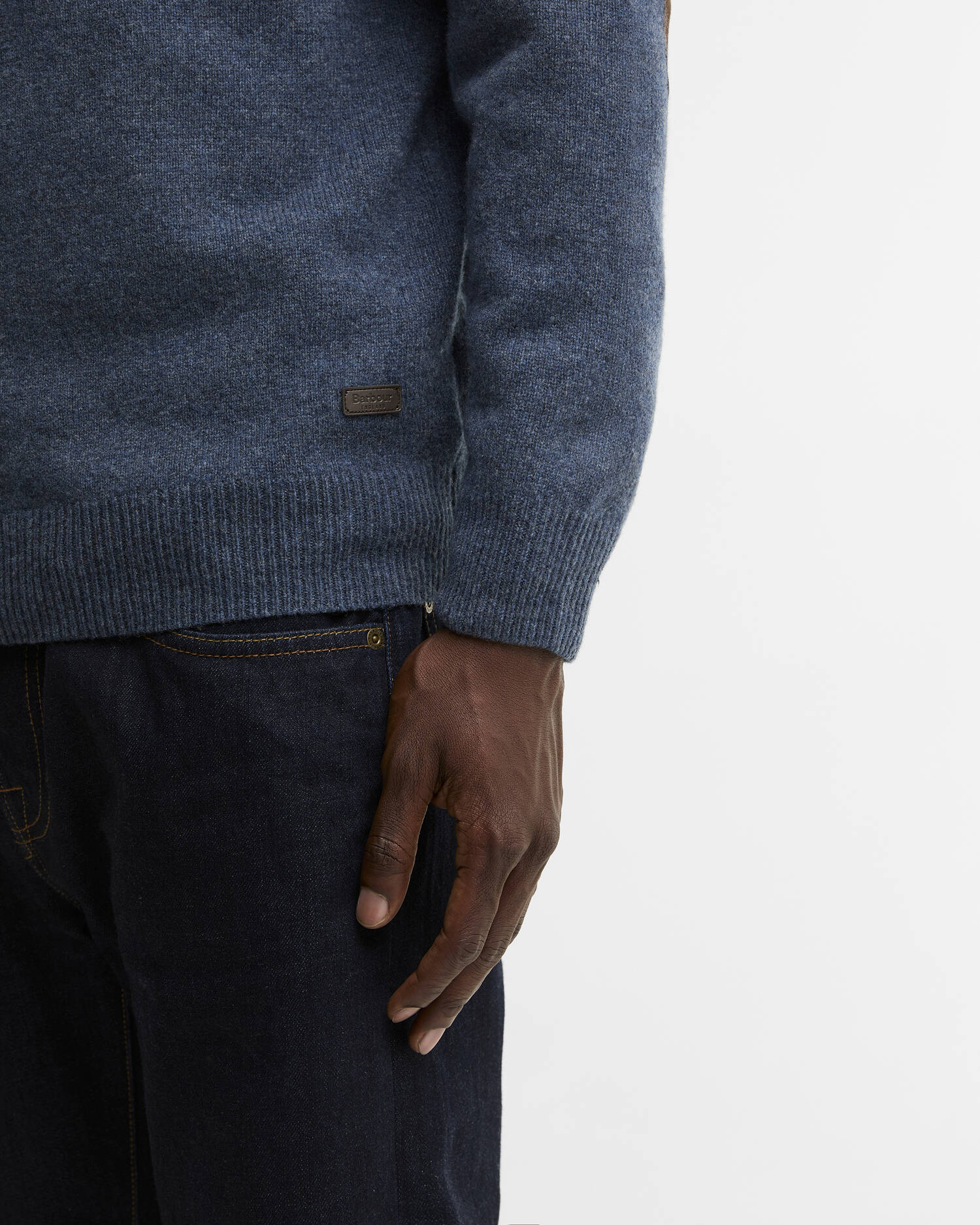 Essential Pullover Patch Half Zip Dark Indigo image number 4